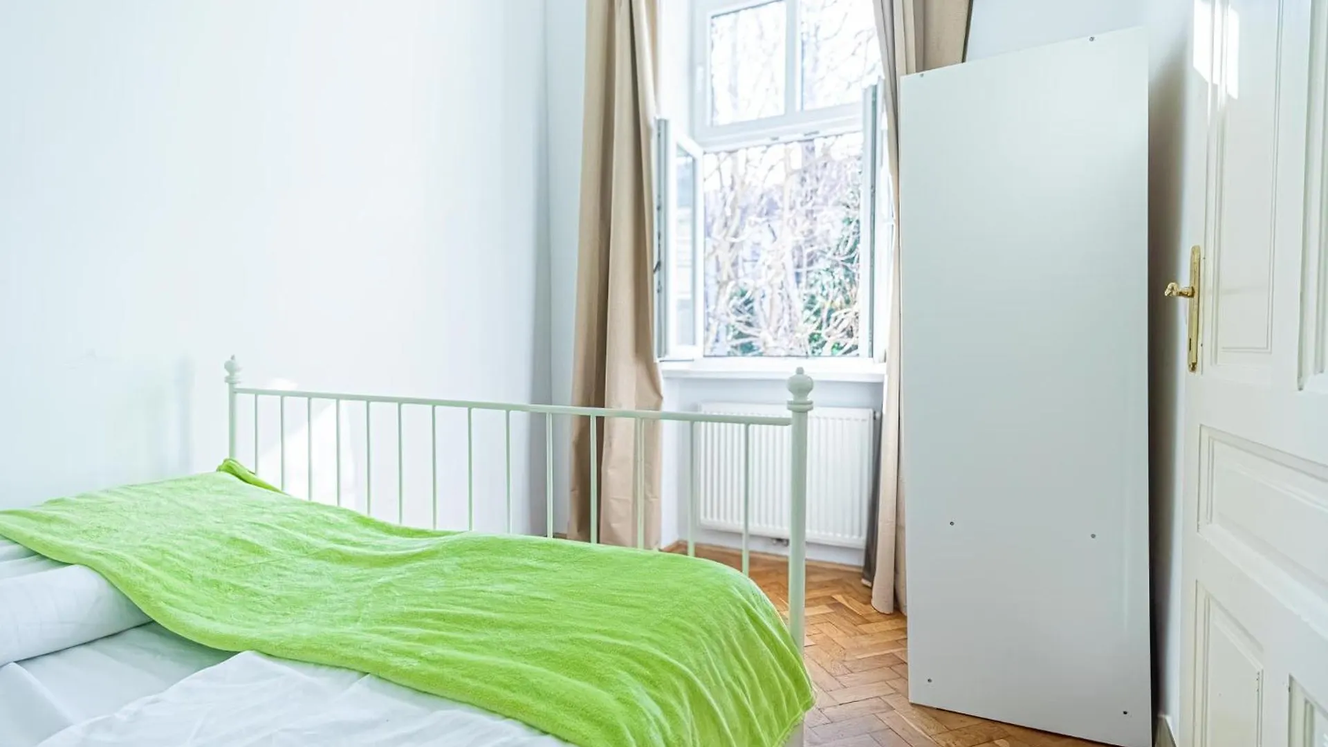 Apartment Stylish Apt For Longstays Margareten, Up To 5P Vienna